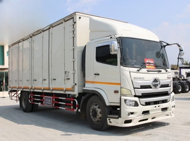 หกล้อตู้สิบบาน HINO FG8J 240 แรงม้า ปี 61 (4378) หกล้อตู้สิบบาน HINO FG8J 240 แรงม้า ปี 61 (4378)