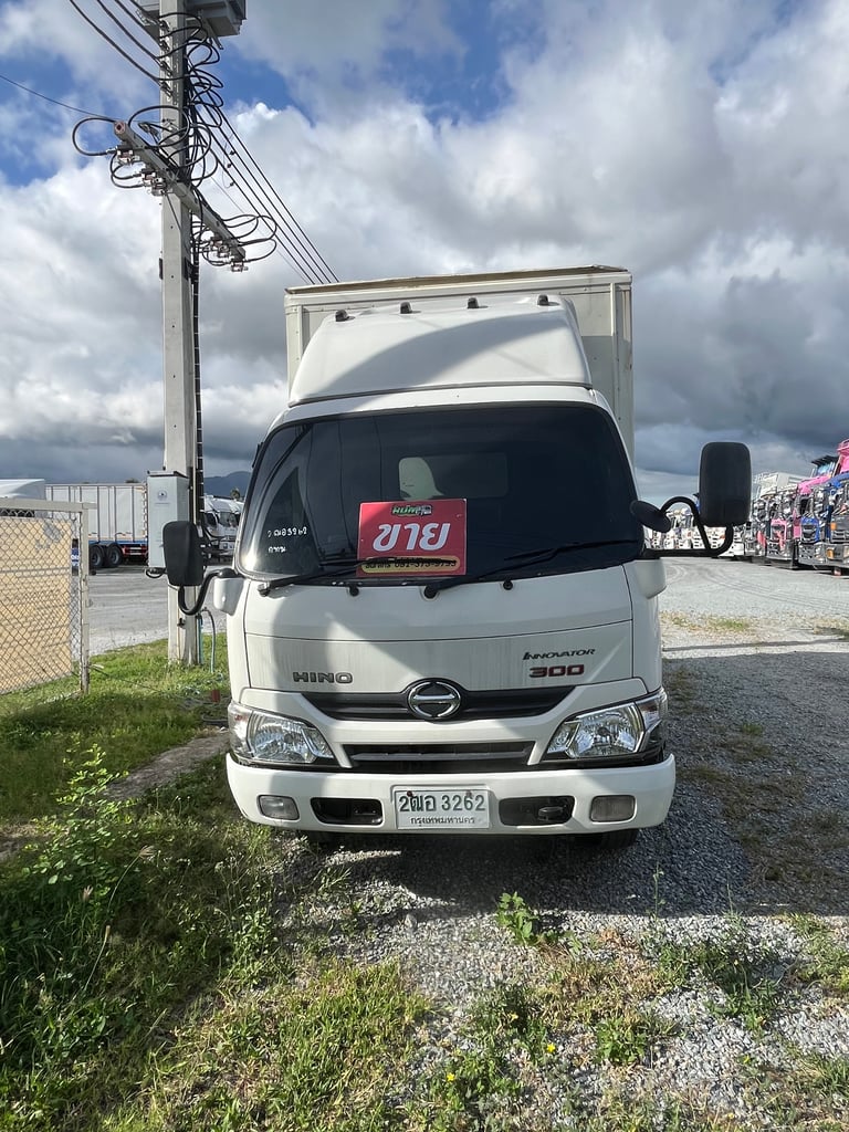 👉 สี่ล้อตู้ HINO XZU 136แรง  ปี2563 (3262)