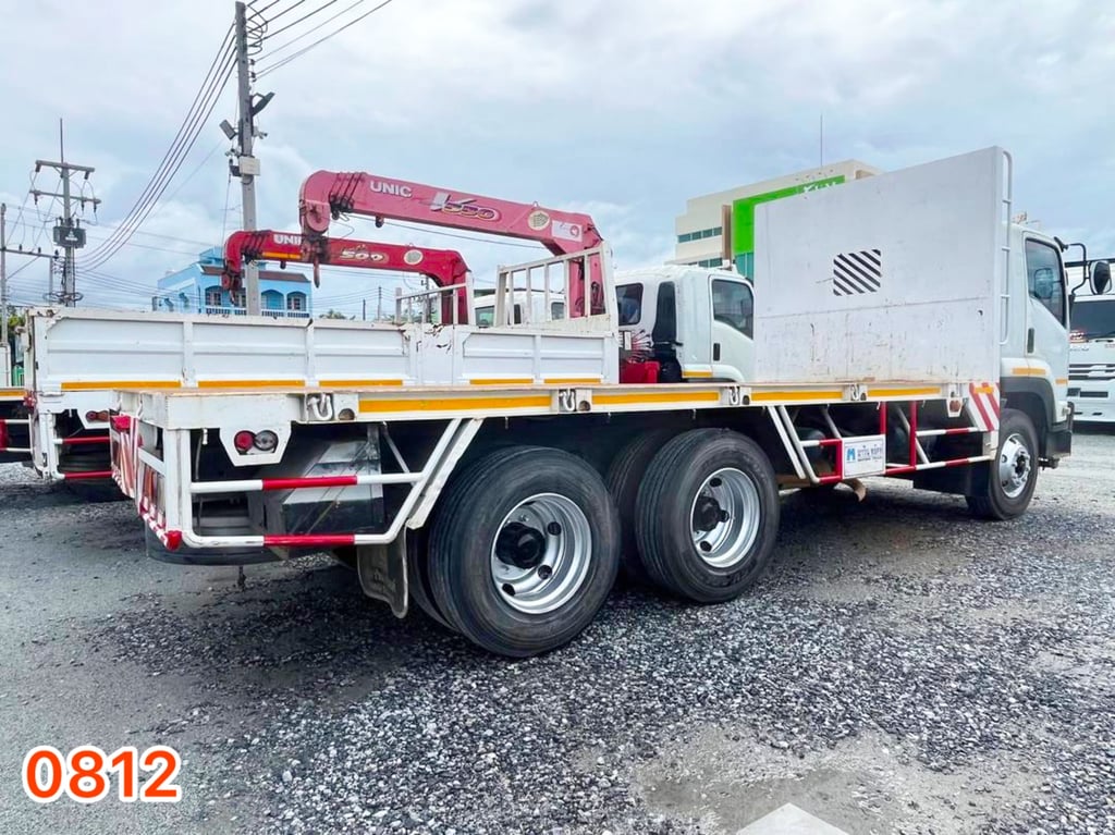 #สิบล้อพื้นเรียบ ISUZU  FVZ 300  แรง ปี 2557  (0812)
