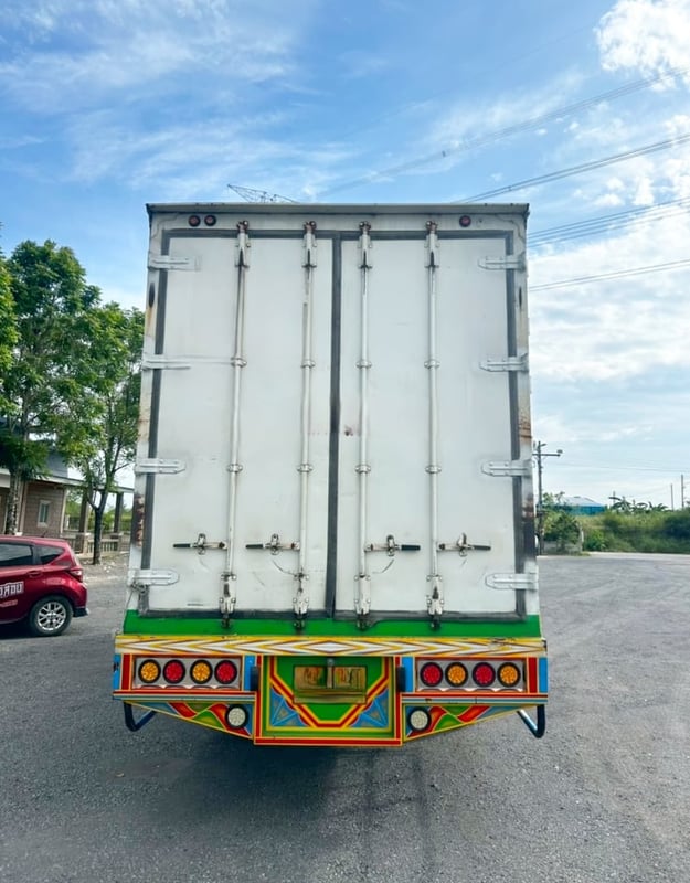 หกล้อตู้สิบบาน HINO FG8J 240 แรงม้า ปี 59 (3446) หกล้อตู้สิบบาน HINO FG8J 240 แรงม้า ปี 59 (3446)