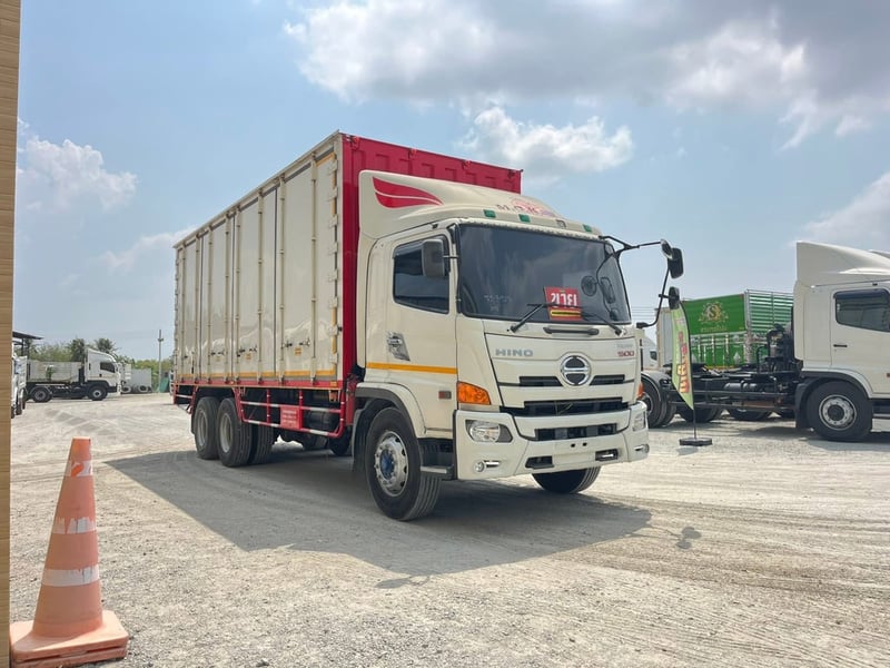 💥 สิบล้อตู้สิบบาน เก็บงานอู่ BBC 💥 **** ราคา คุยกันหน้างาน ได้เลย ****  สิบล้อตู้สิบบาน HINO FL8J 260 แรง ปี 2565 (5943)
