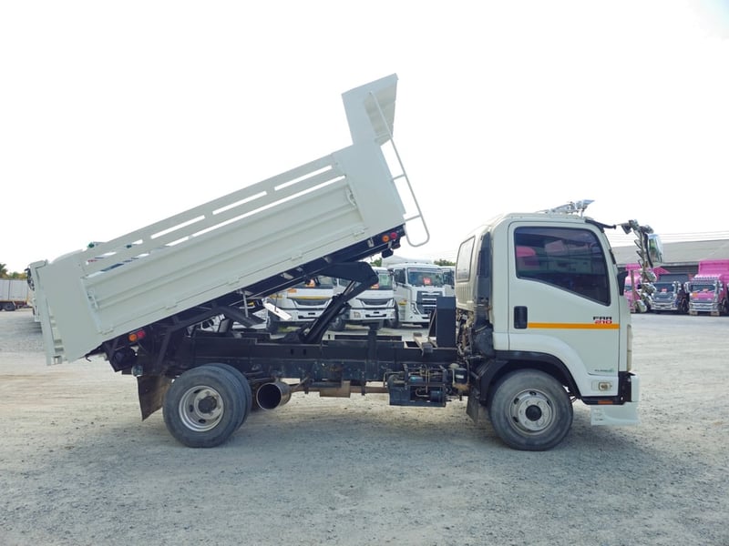 หกล้อดั้มพ์ ISUZU FRR 210 แรง ปี 2564 (3221) หกล้อดั้มพ์ ISUZU FRR 210 แรง ปี 2564 (3221)