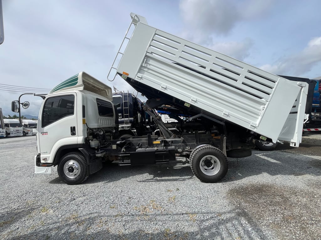 ISUZU FRR รถบรรทุก 6ล้อ ดั้มพ์ ปี2023 เลขไมล์น้อยกว่า 100,000 กม.
