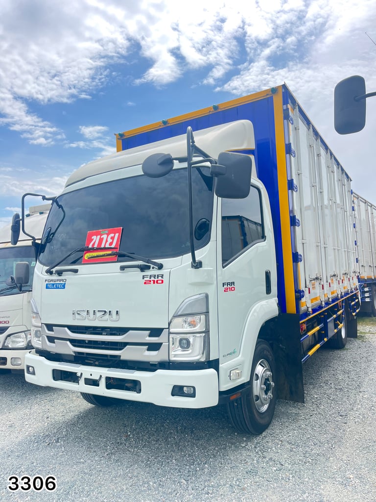 👉 หกล้อตู้สิบบาน ISUZU FRR 210 แรง ปี 2565  (3306)
