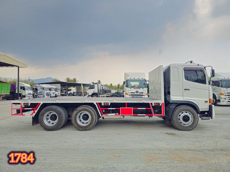 #สิบล้อพื้นเรียบ HINO FL8J 260 แรง ปี 2560 (1784)