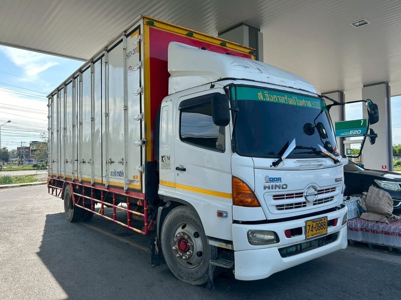 👉 หกล้อตู้สิบบาน HINO FG8J 212 แรง ปี 2556 (0988)