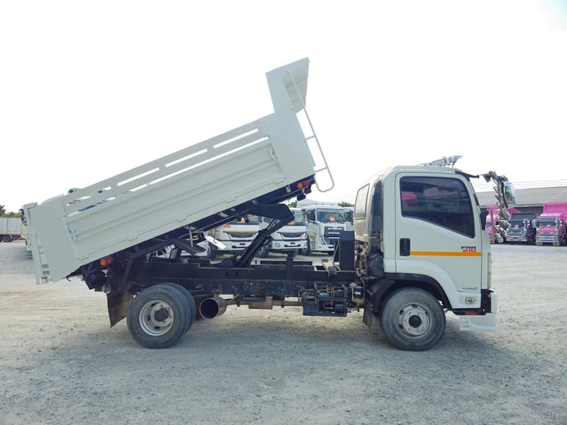 หกล้อดั้มพ์  ISUZU FRR  210 แรง ปี 2564 (3221)
