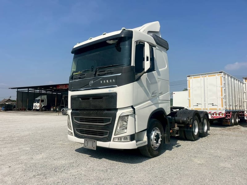 สิบล้อหัวลาก VOLVO FH 440 แรง ปี 2558 (8454) สิบล้อหัวลาก VOLVO FH 440 แรง ปี 2558 (8454)