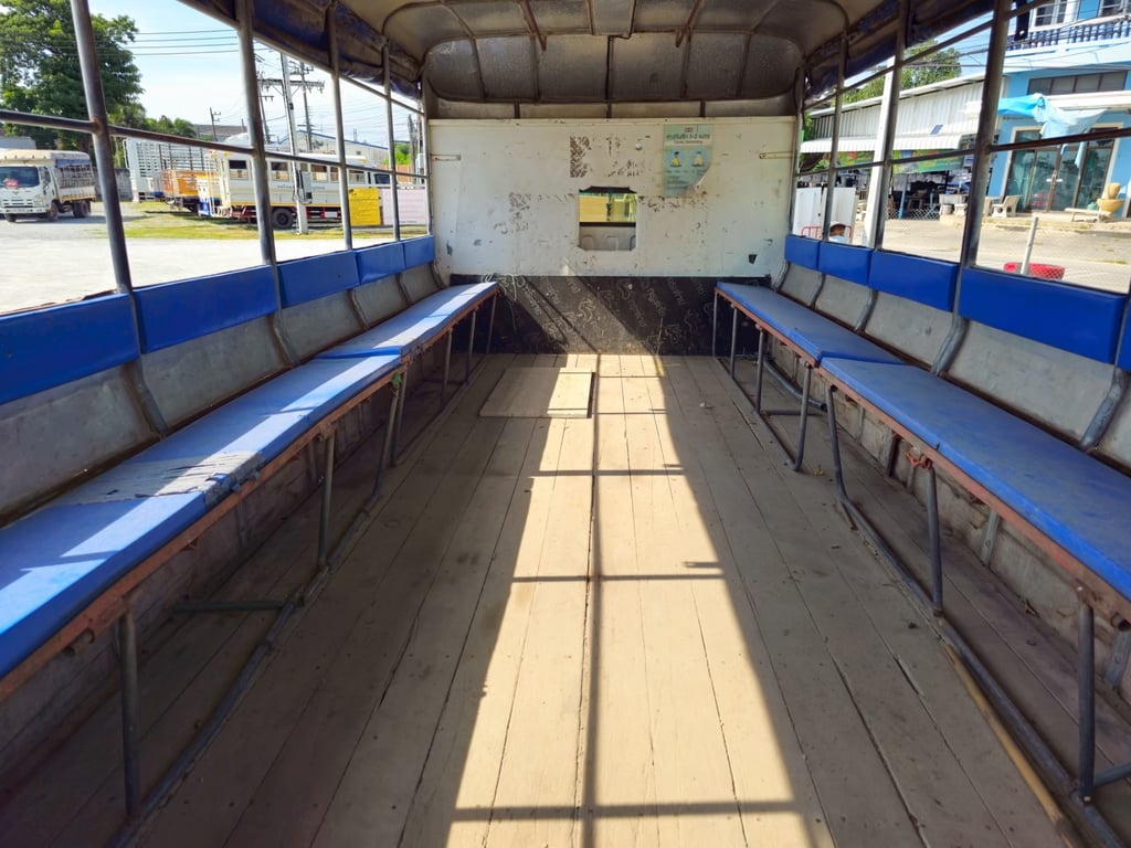 🇨🇷  หกล้อโดยสาร ISUZU  NPR 150 แรง ปี 2554 (6450)