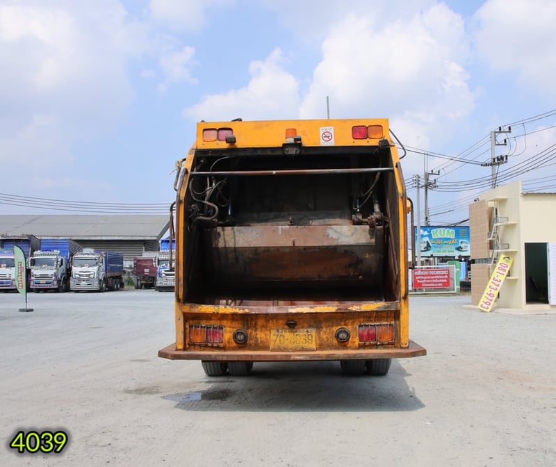 👉หกล้อบรรทุกขยะ HINO FG8J  240 แรง ปี 2566 (4039)