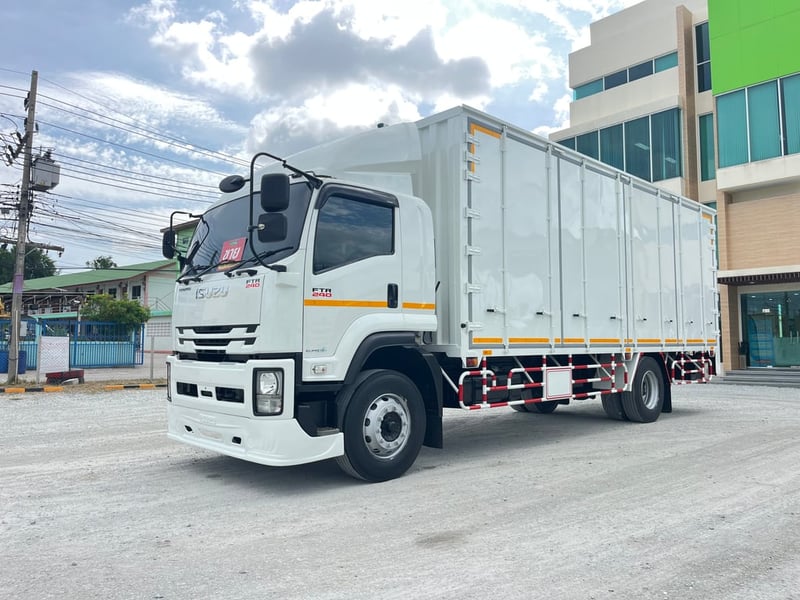 👉หกล้อสิบบาน ISUZU FTR 240 แรงม้า ปี 2565 (2375) 👉หกล้อสิบบาน ISUZU FTR 240 แรงม้า ปี 2565 (2375)