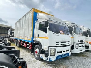 👉 สิบล้อตู้ ISUZU FVM 240 แรง เพลาเดียว ปี56 (4822) 👉 สิบล้อตู้ ISUZU FVM 240 แรง เพลาเดียว ปี56 (4822)