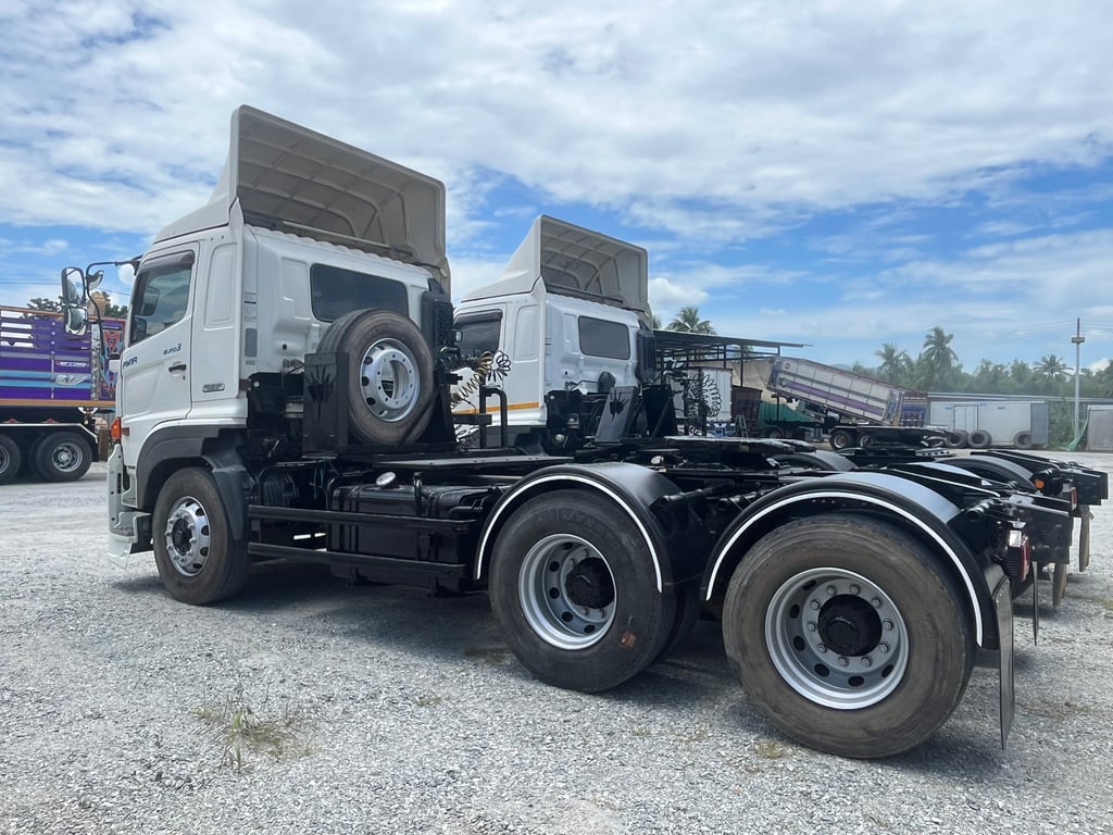 😎 สิบล้อหัวลาก HINO FM1A 344 แรง ปี 2560 (2297) 😎 สิบล้อหัวลาก HINO FM1A 344 แรง ปี 2560 (2297)