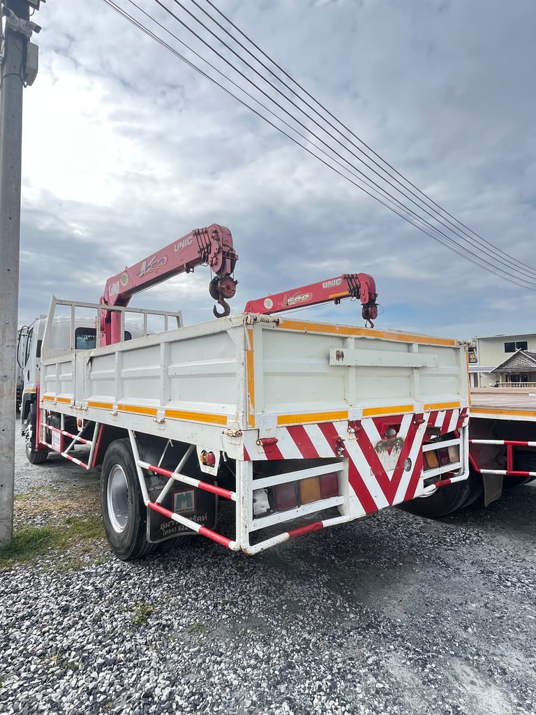 👉 หกล้อเครน ISUZU FTR  240 แรง ปี 2557  (0947)