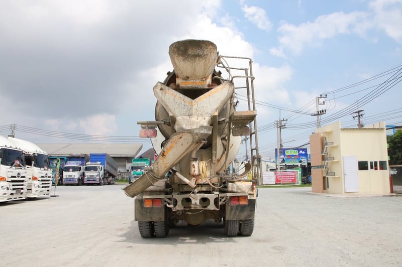 สิบล้อโม่ปูน HINO FM1A 330 แรง ปี 2555 (0741) สิบล้อโม่ปูน HINO FM1A 330 แรง ปี 2555 (0741)