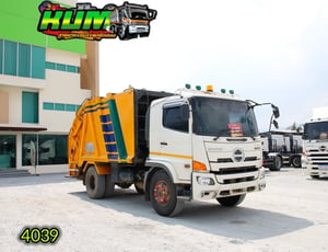 👉หกล้อบรรทุกขยะ HINO FG8J  240 แรง ปี 2566 (4039)