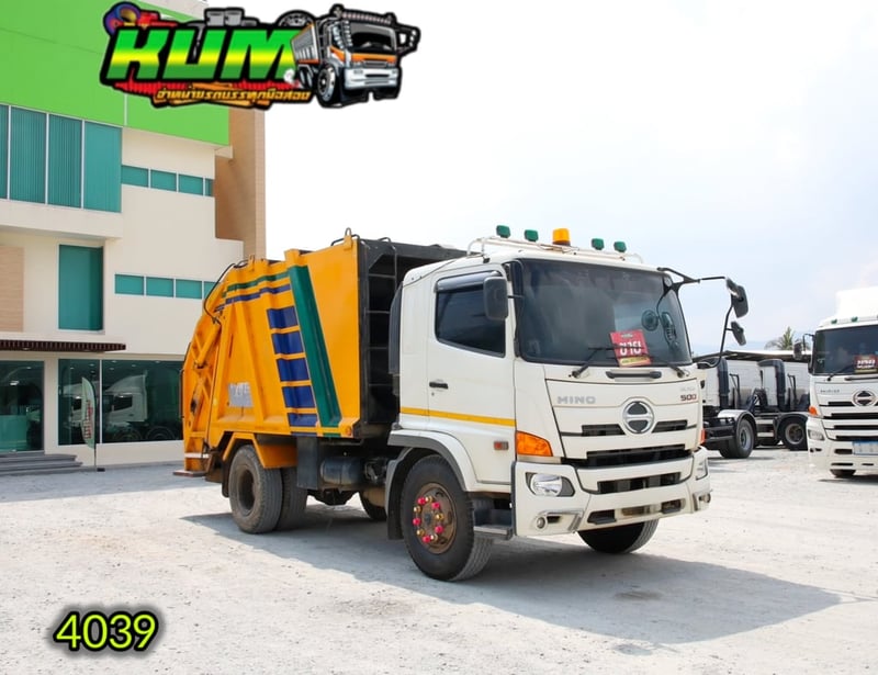 👉หกล้อบรรทุกขยะ HINO FG8J  240 แรง ปี 2566 (4039)