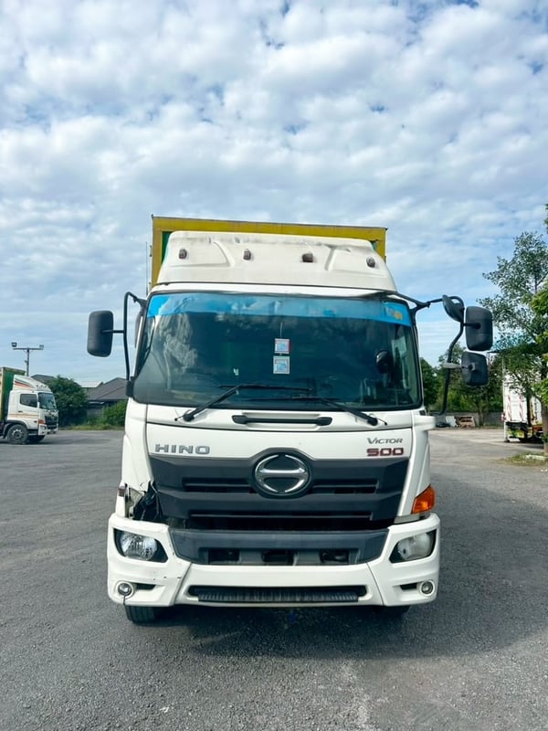 หกล้อตู้สิบบาน HINO FG8J 240 แรงม้า ปี 59 (3446) หกล้อตู้สิบบาน HINO FG8J 240 แรงม้า ปี 59 (3446)