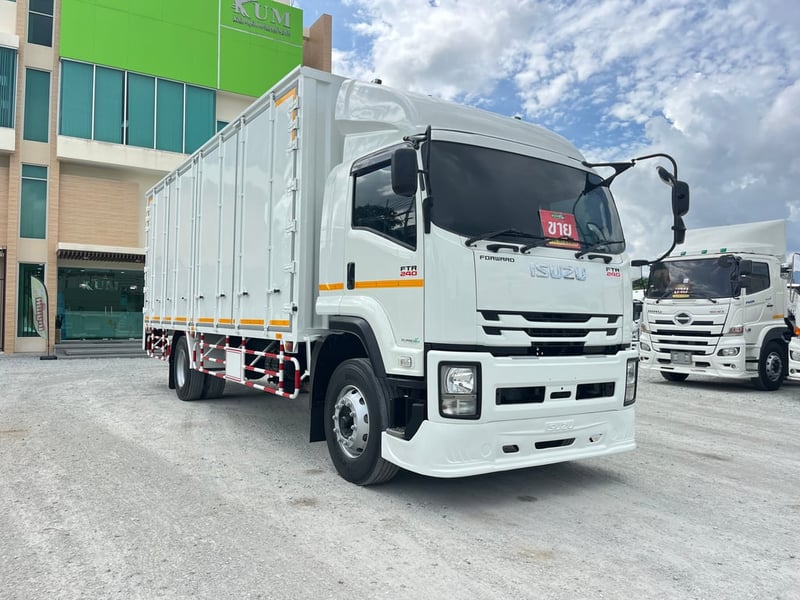 👉หกล้อสิบบาน ISUZU FTR 240 แรงม้า ปี 2565 (2375) 👉หกล้อสิบบาน ISUZU FTR 240 แรงม้า ปี 2565 (2375)
