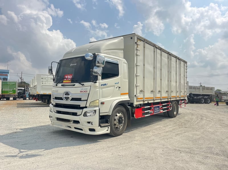 หกล้อตู้สิบบาน HINO FG8J 240 แรง ปี 2561 (4378)
