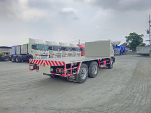 👉ฟรียางใหม่ 10เส้น 👉ฟรีเก็บงานสวยให้ สิบล้อพื้นเรียบ HINO FL8J 260 แรง ปี 2560(1784)