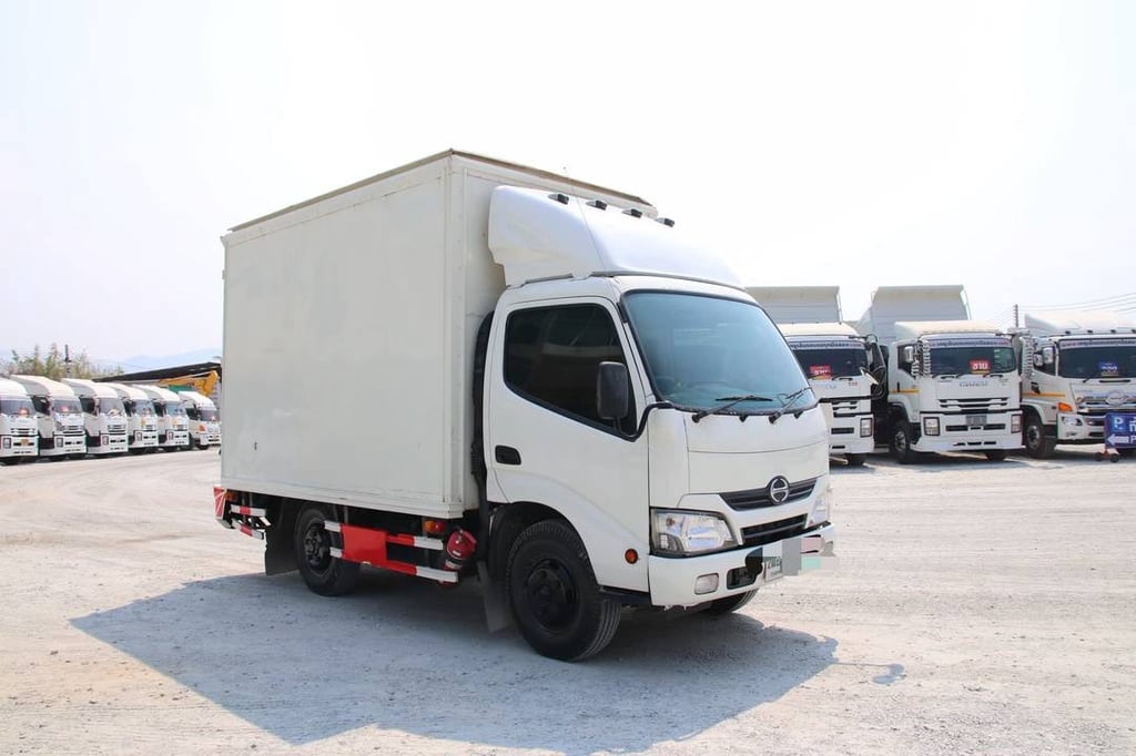 สี่ล้อตู้ ISUZU  NLR 130 แรง ปี 2560(3262) สี่ล้อตู้ ISUZU  NLR 130 แรง ปี 2560(3262)