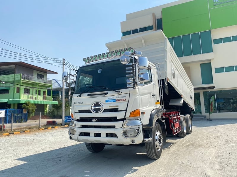 หกล้อตู้สิบบาน ISUZU FRR 210 แรง ปี 2566(8215)