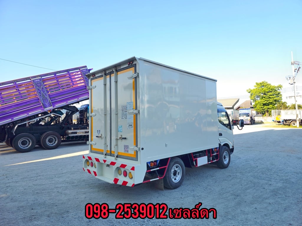 สี่ล้อตู้ HINO XZU 136 แรง ปี 2565(6121)