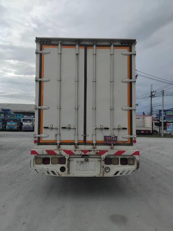 Vายตัด1,260,000 บาท หกล้อตู้สิบบาน HINO FG8J 240 แรงม้า ปี 60 (7915) Vายตัด1,260,000 บาท หกล้อตู้สิบบาน HINO FG8J 240 แรงม้า ปี 60 (7915)