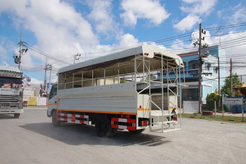 หกล้อโดยสาร HINO XZU 150 แรง ปี 2565 (3079) หกล้อโดยสาร HINO XZU 150 แรง ปี 2565 (3079)