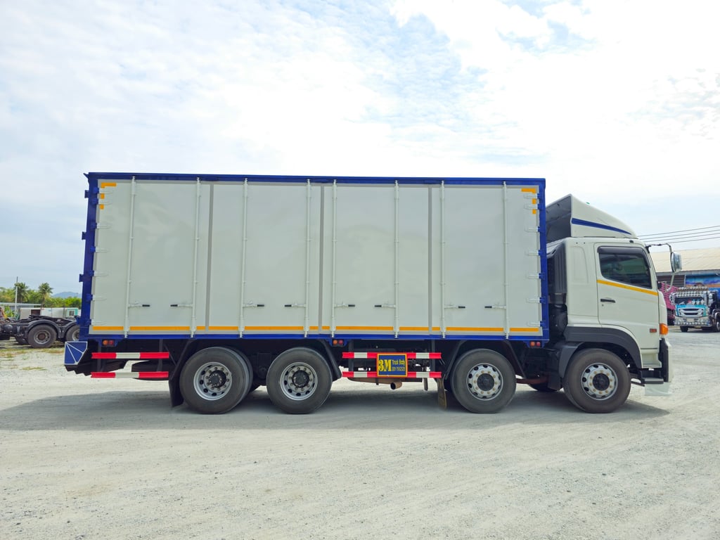 สิบสองล้อตู้หกบาน HINO GY2P 380 แรง ปี 2565(2556) สิบสองล้อตู้หกบาน HINO GY2P 380 แรง ปี 2565(2556)
