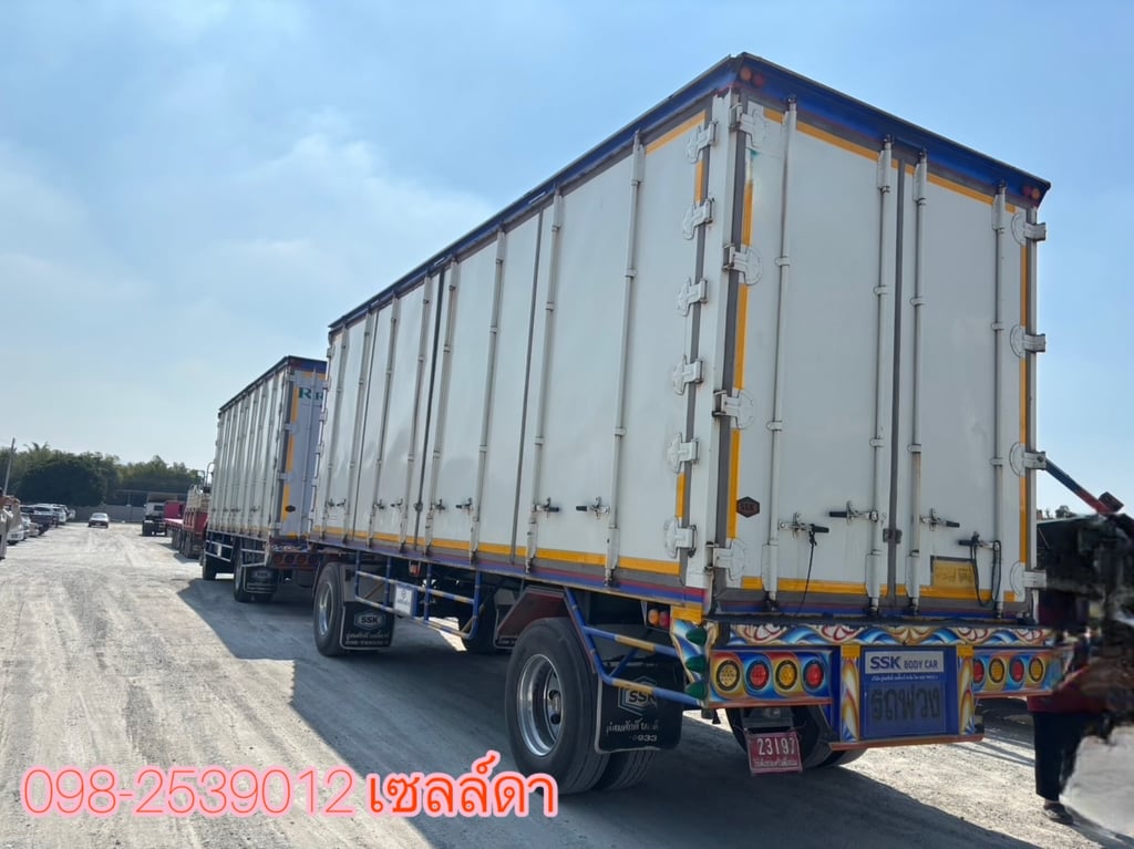  หกล้อตู้สิบบาน Isuzu FTR240 แรง ปี60 อู่สมศักดิ์(2244,2245)