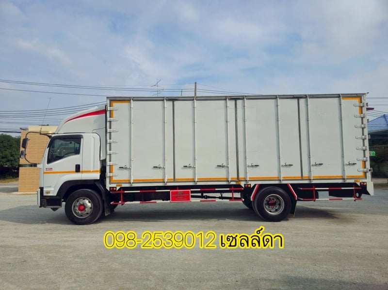 หกล้อตู้สิบบาน ISUZU FTR 240 แรง ปี 2555(5404) หกล้อตู้สิบบาน ISUZU FTR 240 แรง ปี 2555(5404)