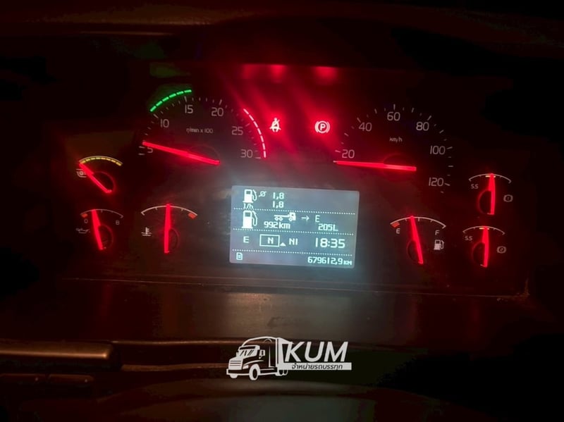 สิบสองล้อคอก VOLVO FM 440  แรง ปี 2556(2894)