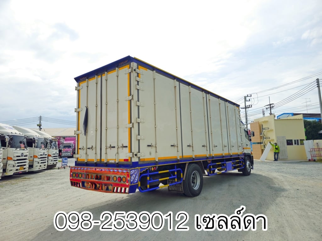 หกล้อตู้สิบบาน hino FG8j 240 ปี64(3648)
