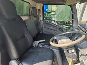 🩵หกล้อตู้ ISUZU NMR 130 แรง ปี 2558 (5477) 🩵หกล้อตู้ ISUZU NMR 130 แรง ปี 2558 (5477)