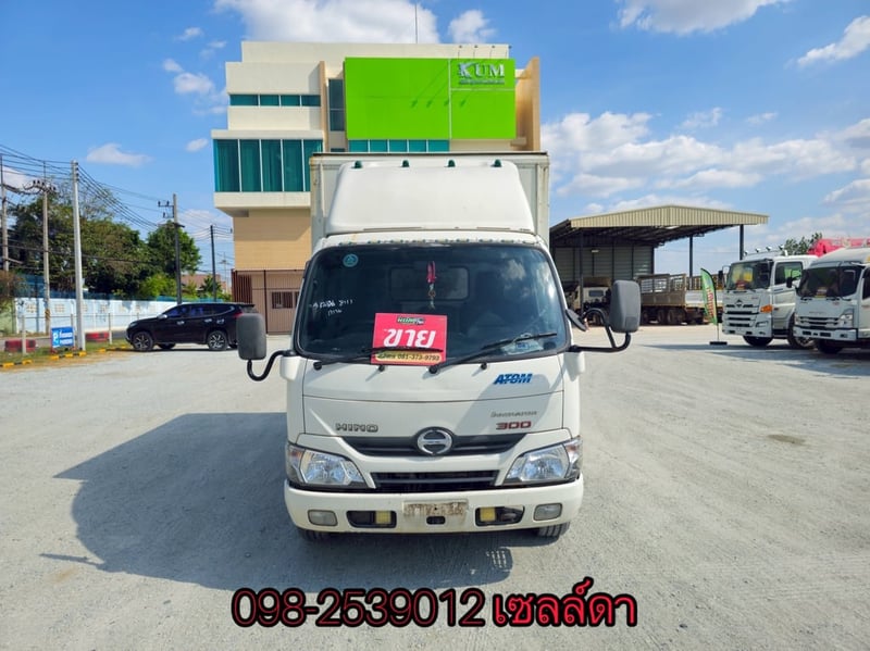 สี่ล้อตู้ HINO XZU 136 แรง ปี 2565(8111)