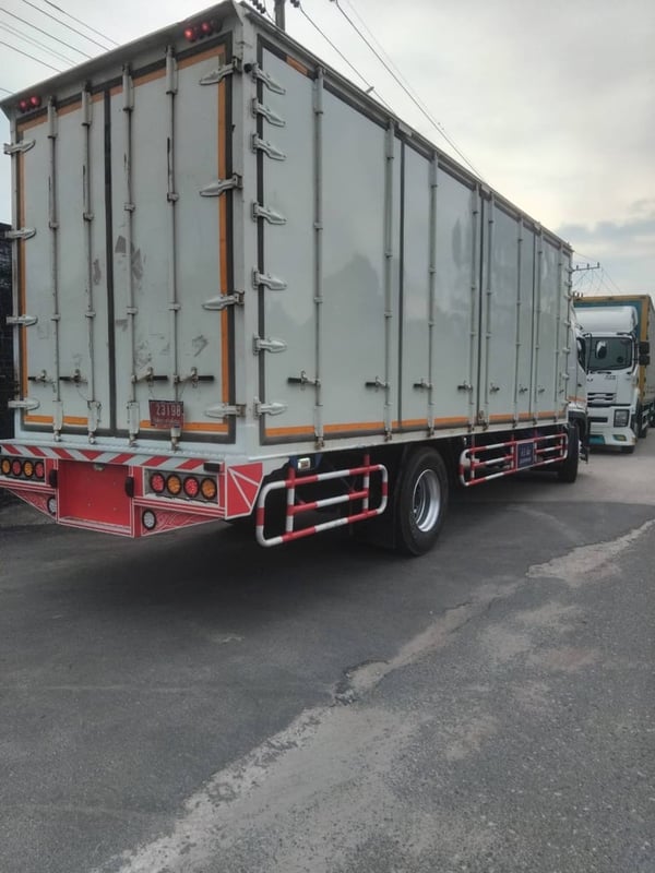 👉ฟรีเก็บท้ายให้ หกล้อตู้สิบบาน HINO FG8J 240 แรง ปี 2561(4378) 👉ฟรีเก็บท้ายให้ หกล้อตู้สิบบาน HINO FG8J 240 แรง ปี 2561(4378)