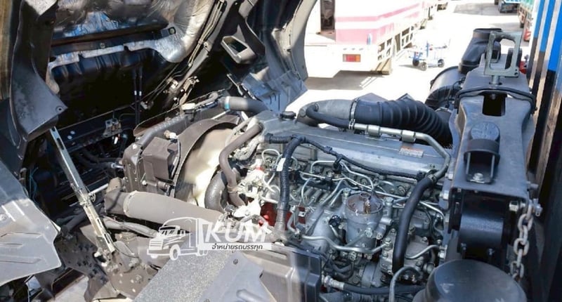 Sาคาตัด 1,850,000 บาท หกล้อตู้สิบบาน HINO FG8J 240 แรง ปี 2567 (8260)