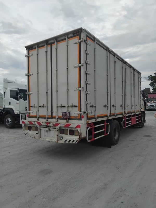 Vายตัด1,260,000 บาท หกล้อตู้สิบบาน HINO FG8J 240 แรงม้า ปี 60 (7915) Vายตัด1,260,000 บาท หกล้อตู้สิบบาน HINO FG8J 240 แรงม้า ปี 60 (7915)