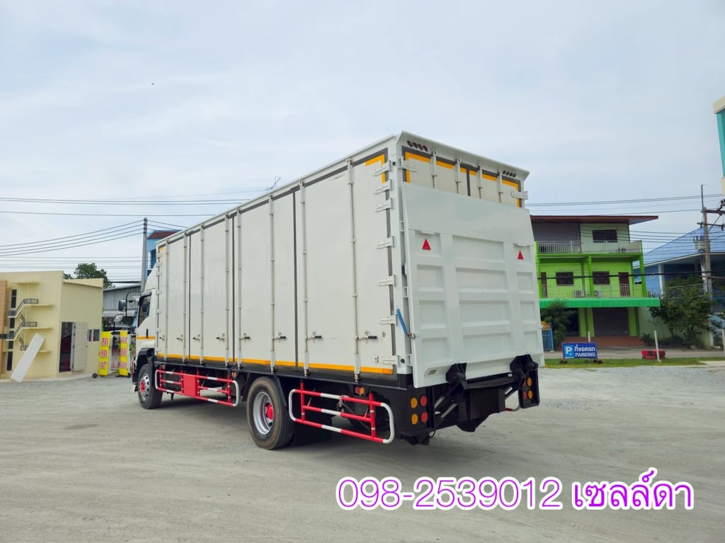 หกล้อตู้สิบบาน  ISUZU FTR 240 แรง  ปี 2564(5105) หกล้อตู้สิบบาน  ISUZU FTR 240 แรง  ปี 2564(5105)
