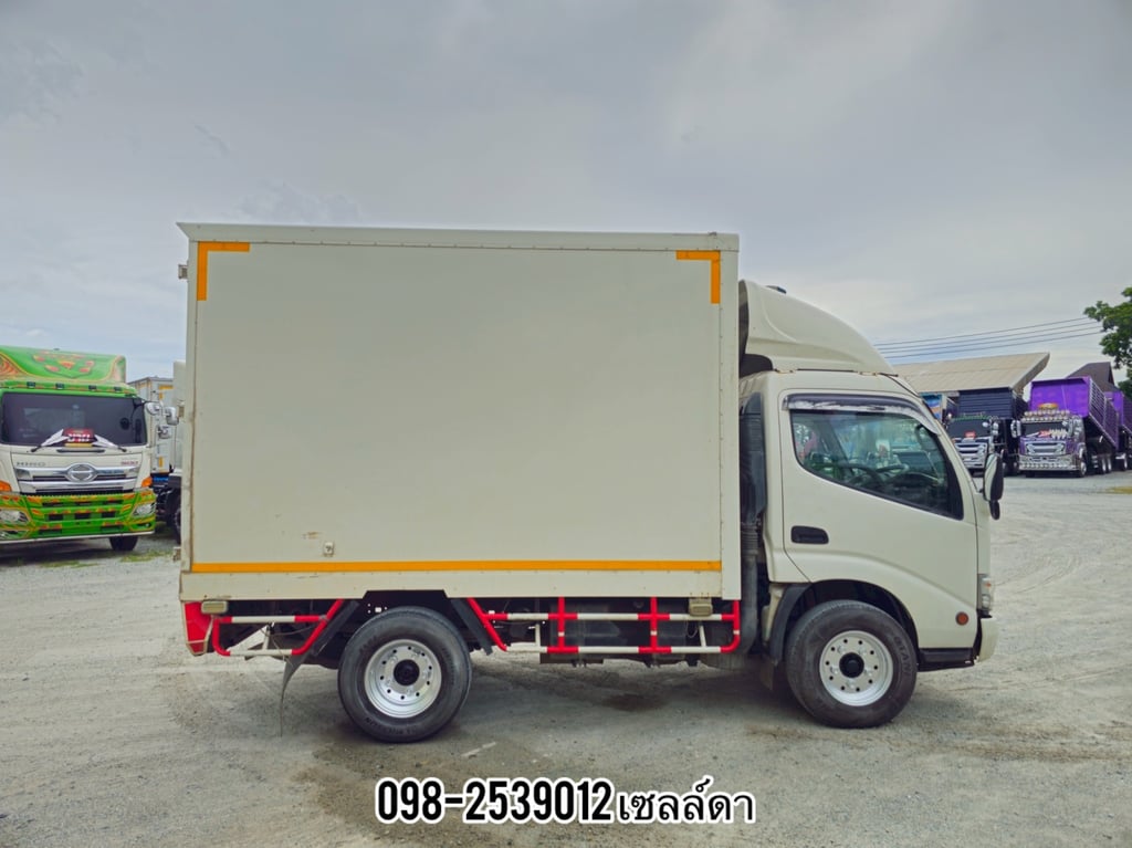 สี่ล้อตู้ HINO xzu 136 ปี 2561 (4583)