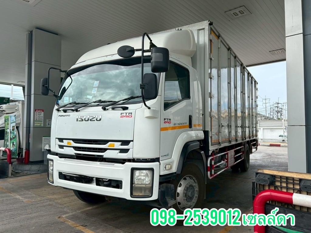 👉หกล้อตู้สิบบาน  ISUZU FTR 240 แรง ปี 2561 (8682)