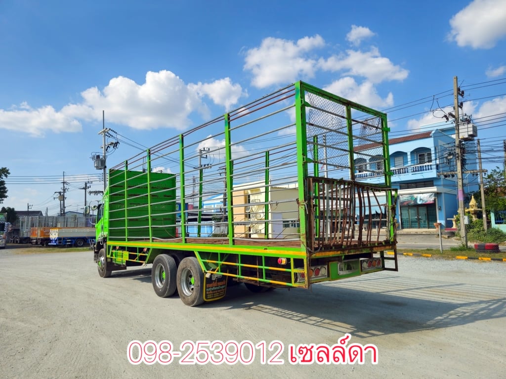 สิบล้อคอก ISUZU  FVM 240 แรง ปี 2560(2720)