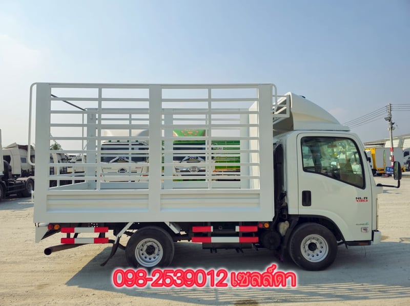 สี่ล้อคอก ISUZU NLR 130 แรง ปี 2555(8467)