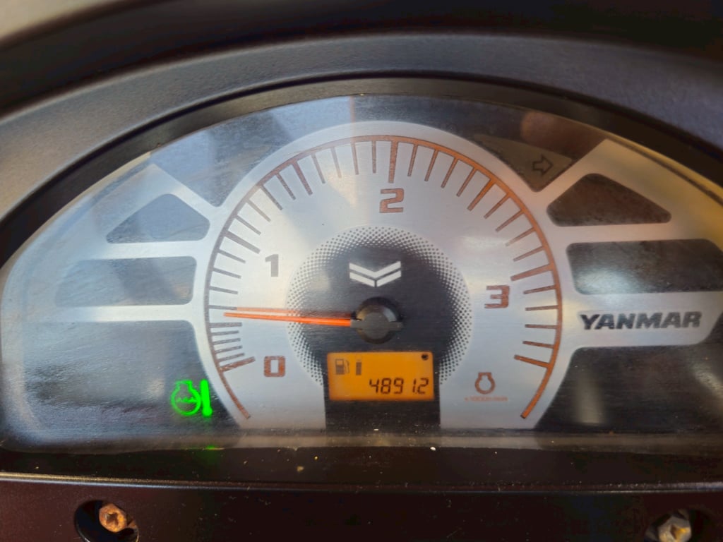 👉 ชั่วโมงน้อย 4,000 กว่า , ปีใหม่ รถไถ่  YANMAR (6021)