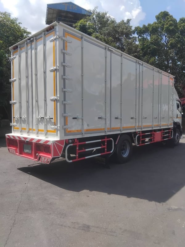 🔥หกล้อตู้สิบบาน ISUZU FTR 240 แรง ปี 2561(0510) 🔥หกล้อตู้สิบบาน ISUZU FTR 240 แรง ปี 2561(0510)