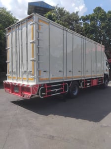 🔥หกล้อตู้สิบบาน ISUZU FTR 240 แรง ปี 2561(0510) 🔥หกล้อตู้สิบบาน ISUZU FTR 240 แรง ปี 2561(0510)