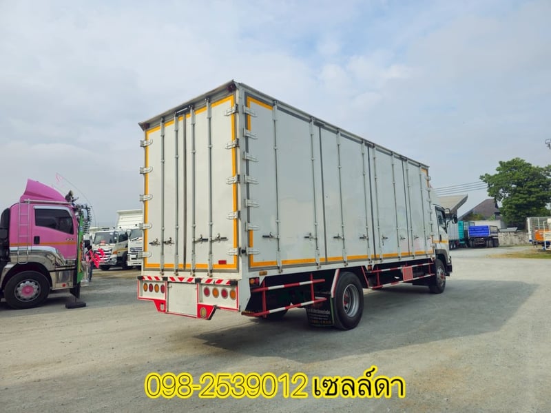 หกล้อตู้สิบบาน ISUZU FTR 240 แรง ปี 2555(5404) หกล้อตู้สิบบาน ISUZU FTR 240 แรง ปี 2555(5404)