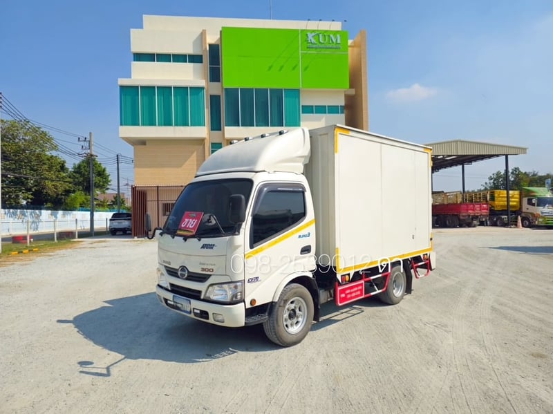 สี่ล้อตู้ HINO XZU 136 แรง ปี 2567(9713)